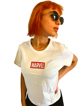 Beyaz %100 Pamuk Bisiklet Yaka Crop Marvel Kadın T-Shirt